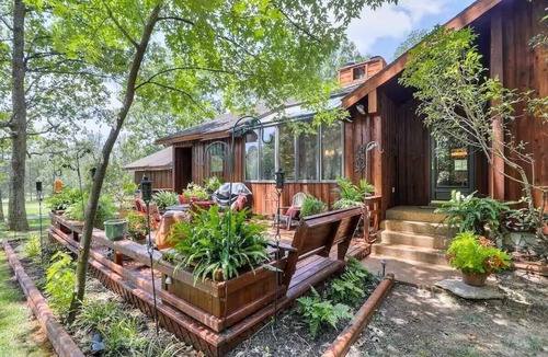 Lebanon House | The Yarborough Ranch is a spacious private retreat located in Lebanon, TN.