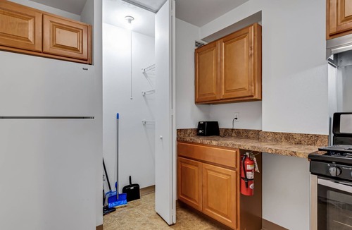 Downtown Harrisburg Apartment | This apartment is a 1 bedroom(s), 1 bathrooms, located in Harrisburg, PA.