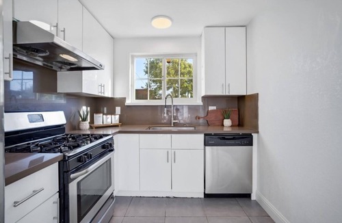 South Fair Oaks House | Tranquil 5-bedroom house with AC and Long Driveway in Redwood City