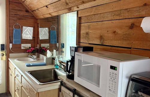Caddo Gap Cabin | Tree Tops Private Suite + Separate Entry; Quiet Retreat