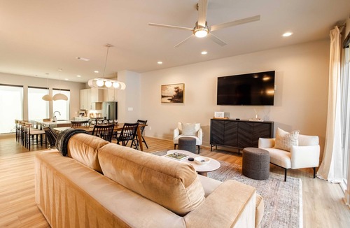 Historic Edgefield House | Unit 2 I Experience Noa Nashville | 4BR Luxury Retreat + Resort Pool
