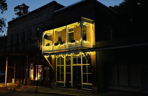 Eureka Springs Historic District Apartment | UP ON MAIN - a charming historic apartment in the heart of Eureka Springs