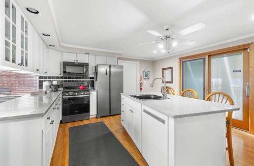 Clarence Apartment | Updated Apartment on Main Street - Clarence, NY