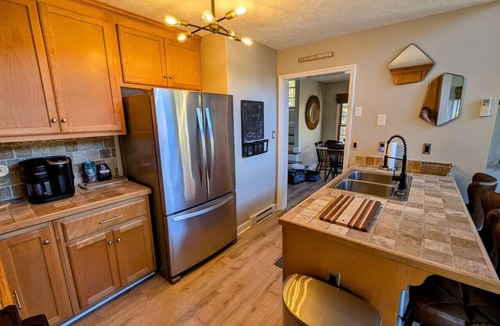 Chestnut Springs House | Updated! Sleeps 14 - Hot Tub, Games, Fireplace, Pet Friendly, Firepits & Grill