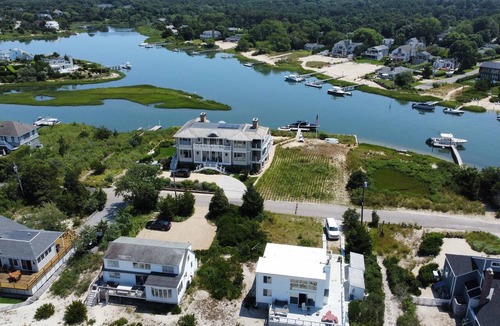 Tuckahoe House | US Open 2026 Cold Spring Point Southampton Estate