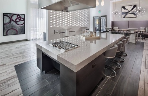 Central Business District Apartment | Virelli Apartments Upscale King Suite in the Heart of Orlando w Pool