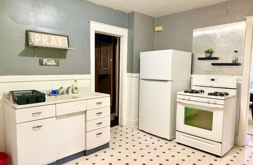 Binghamton Apartment | Walk to Downtown *Contractor Welcome* Close to BU