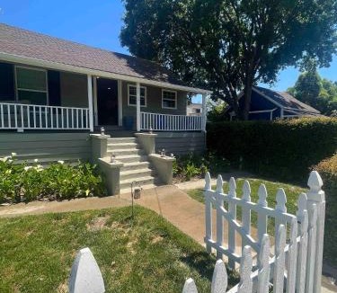 Pleasanton House | Walk to Downtown | Workspace + Pet Friendly