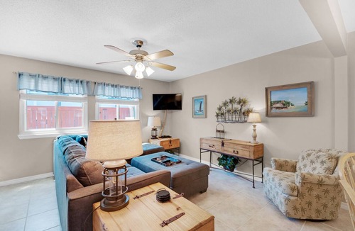 Sugar Beach Condo | 🏖️🌴Walk to the Beach | Private Patio | Community Pool | Sugar Beach F-27