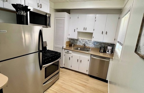 Belmont Apartment | Walkable Gem, Views & Amenities, 1 BR, Parking