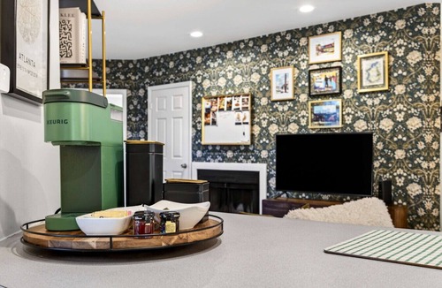 Inman Park Condo | Walkable Inman Park Retreat by Beltline Krog & Eateries