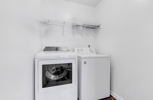 Southaven House | Warm & Charming 4-BR in the Heart of Southaven-Near Stateline, Silo Square.