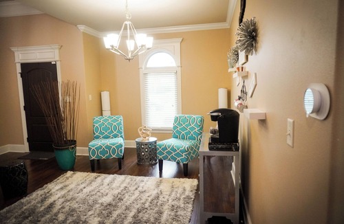 Sherwood House | Warm, Cozy, & Peaceful 3-bedroom house with AC in charming Sherwood