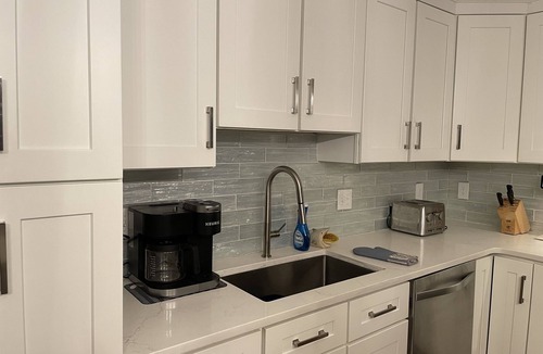 Brunswick House | Waterfront 2 bed 2bath on a beautiful tidal cove close to Bowdoin & the Islands