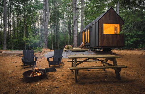Corinth Cabin | Waterfront Acorn Cabin near Saratoga, Lake George