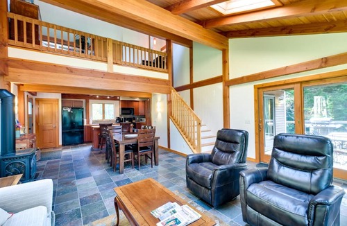 Deer Isle House | Waterfront Deer Isle Retreat w/Fire Pit!