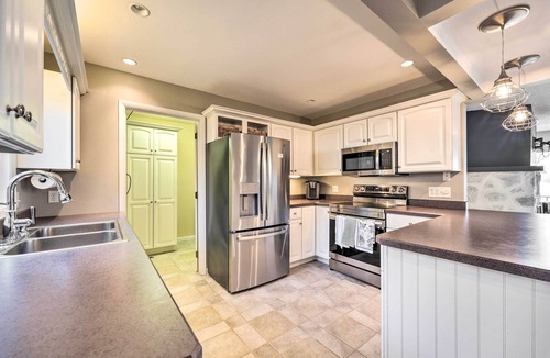 Niobe Condo | Waterfront Dewittville Condo w/ Furnished Balcony!