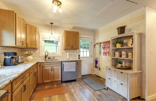 Fort Ann House | Waterfront Haven Bi-Level Lakefront Deck/Game Cntr