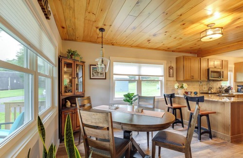 Fort Ann Cottage | Waterfront Haven Bi-level Lakefront Deck/game Cntr