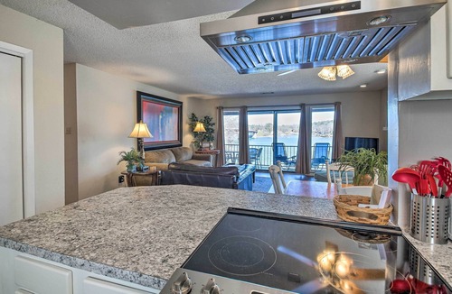 Rockwell Apartment | Waterfront Hot Springs Condo w/Boat Slip & Pool!