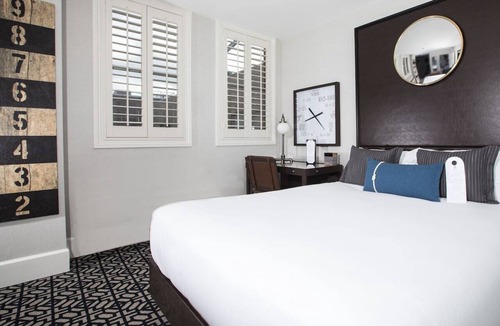 South Beach Hotel | Waterfront Queen Room w/Bay & Treasure Island Views | Breakfast & YMCA Access