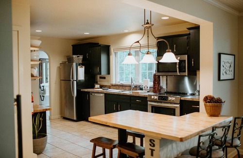 Middletown House | Waterfront retreat near Hershey Park. Sleeps 10.