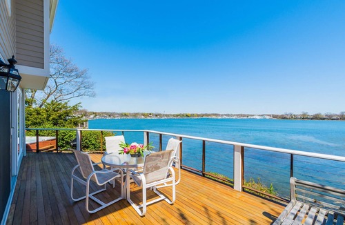Branford House | Waterfront Retreat, Private Beach + Hot Tub-Avail Aug 22-31