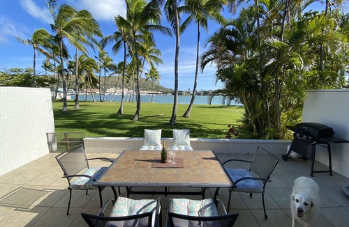 Portlock House | Waterfront Spacious Home near Beach. Prime Location w/Boat Dock. Family Friendly