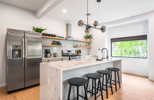 Middletown House | Wawayanda Lodge - Port Jervis, Hudson River