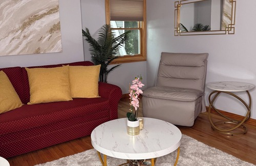 Hackensack Apartment | We have a spacious updated two bedroom apartment. Four person maximum - NO PETS