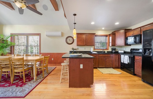 Lake Harmony Estates House | Weekday Special May-Sept. Book 2 Nights, Stay 3rd Night Free Mon-Thrus