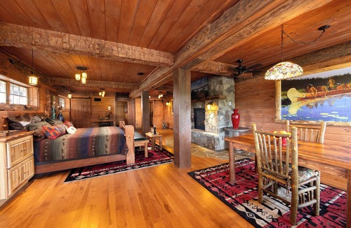 White Lake Resort | Western Barn Suite @ Driftwood Ranch - a Horse and Cattle Ranch - White Lake, NY