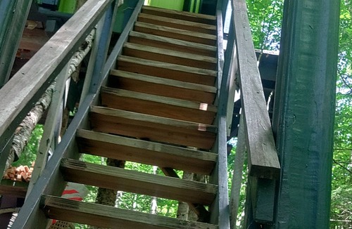 Warren Cabin | White Mountain riverside Treehouse