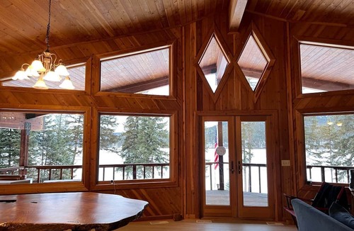 Marion Cabin | Wilderness Retreat in Montana: Luxurious Mountain Glamping Experience on Lake McGregor