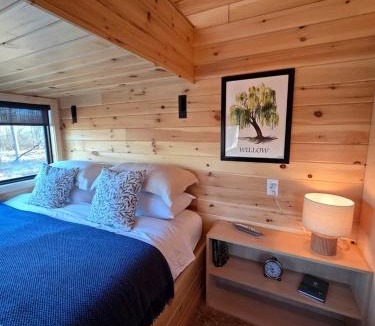 Quakertown House | Willow: Modern Eco-Pod Retreat in Pennsylvania Forest in a Tiny Cabin with Scenic Views