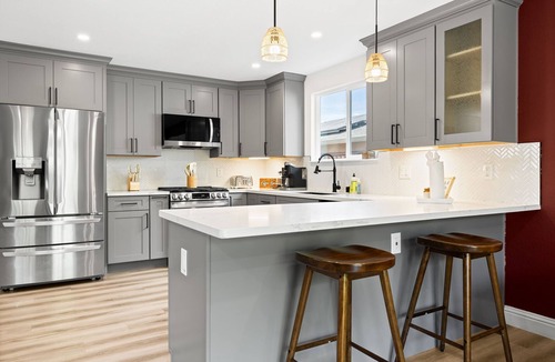 Livermore House | Wine Country Escape - Hot Tub, Pool Table, Sleeps 12