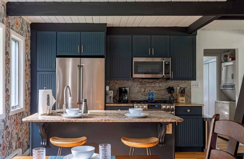 Barryville House | Woodland Manor: Hot Tub | Cozy | Family Friendly