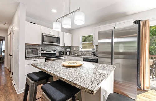 Clarkdale House | Work & Family Fun for 10! ATL Charm Near Six Flags