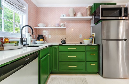 Virginia Highland Apartment | World Cup | .4 Mi to Ponce | 3 Mi to Mercedes Benz