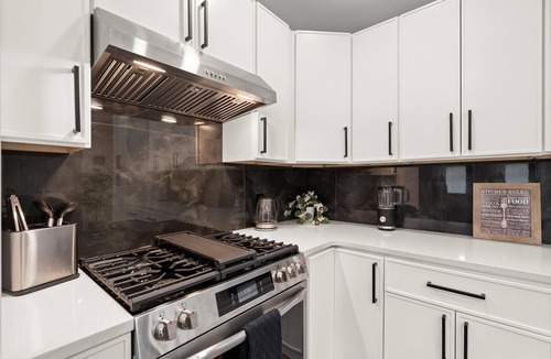 Belvedere Park House | World Cup Compound - 2 Luxury Homes! Sleeps 12