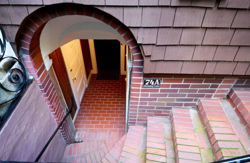 Russian Hill Apartment | World Famous Macondray Lane ~ Fully Furnished Studio in Russian Hill