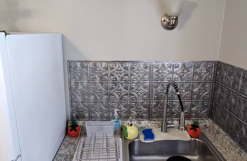 Kenmore Apartment | YOUR Cozy 2brm Upper Kenmore Retreat w balcony near Buffalo & Niagara Falls.