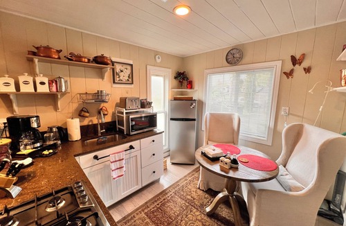 El Sobrante Cottage | Your Most Romantic and Peaceful Getaway