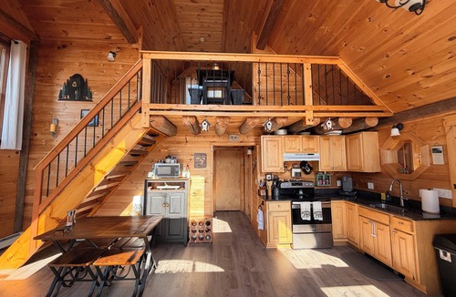 Errol Cabin | Your Perfect Mountain Escape-Cozy Cabin Retreat.