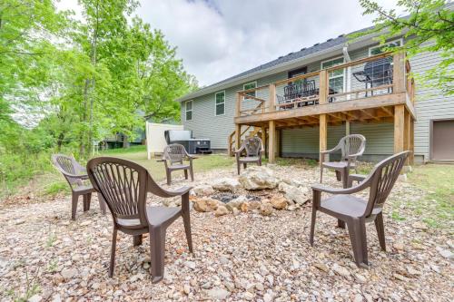 < 1 Mi to Marina! Family Home in Eureka Springs