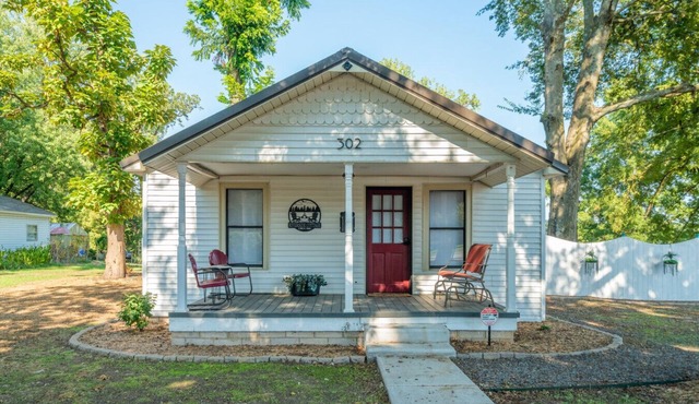 1950s Charm with Modern Amenities on Arkansas River!