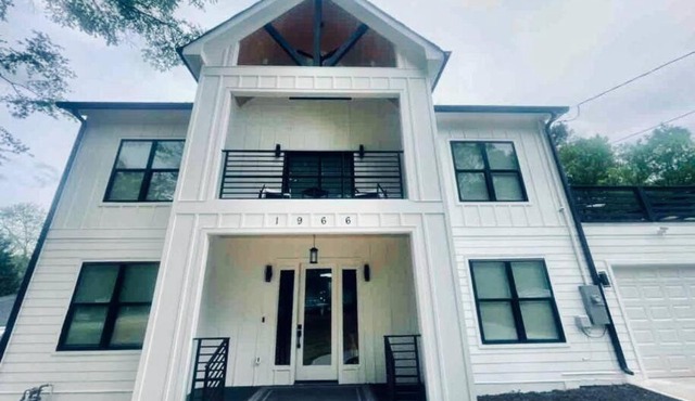 1966-Huge 4BR w/Rooftop Veranda