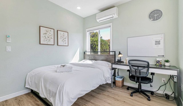 1bd/1ba Sunnyvale Suite w/Private Fenced Patio