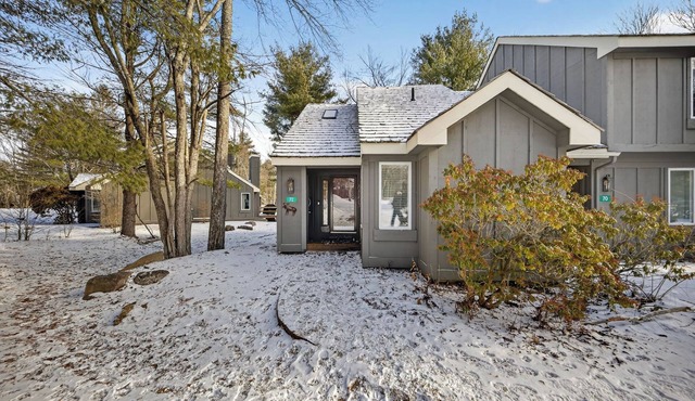 2-bedroom townhome in amazing Blakeslee with AC for comfort