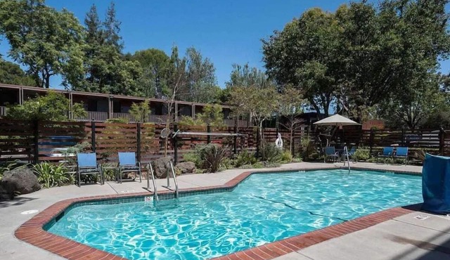 2 Eco-Friendly Room with Free Breakfast, Outdoor Pool, Balcony & Parking